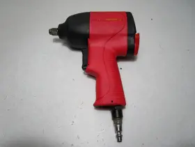 92921 CENTRAL PNEUMATIC Impact Wrench