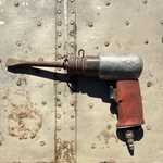 Husky Hdt103 Air Hammer Pneumatic Tool Metal Silver Red Flat Chisel Mpn. Fixed Price $14.75.